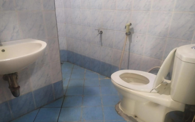 OYO 3243 3 Be Garden Hotel – Bathroom – Penajam
