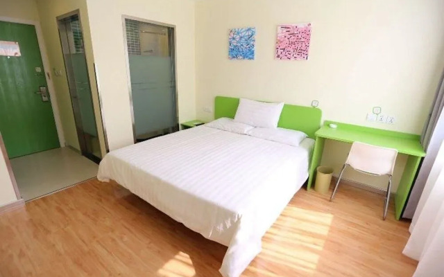 Kelinning Hotel Qingdao Taidong