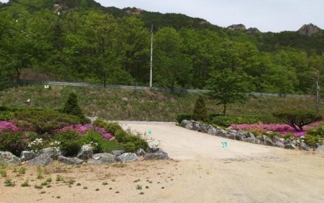 Sangjoo munjangdae healing house