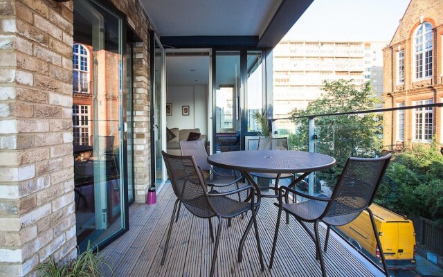 1 Bedroom Apartment Near Camberwell With Balcony