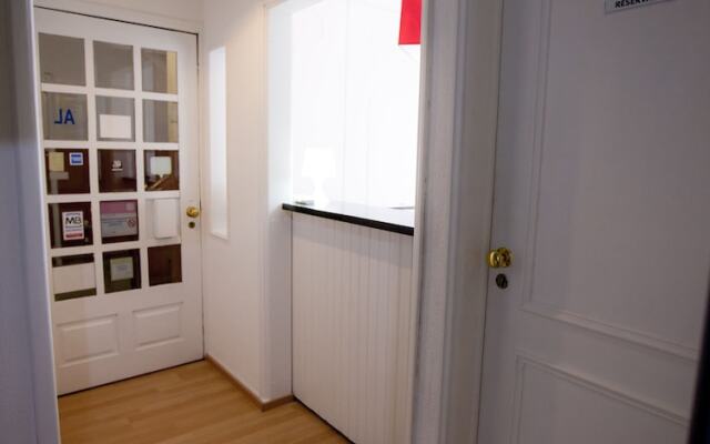 Peters Guesthouse - AL