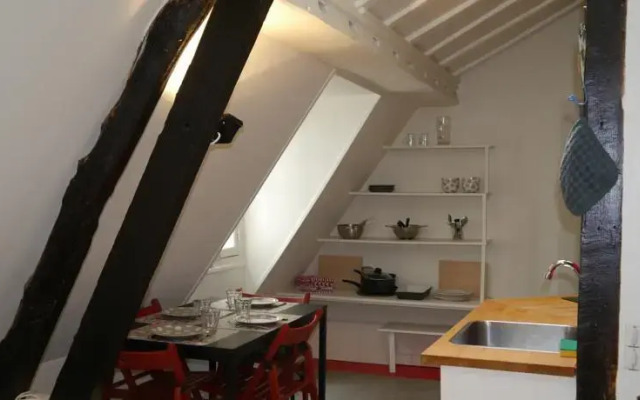 Sunny Apartment in Opera Louvre