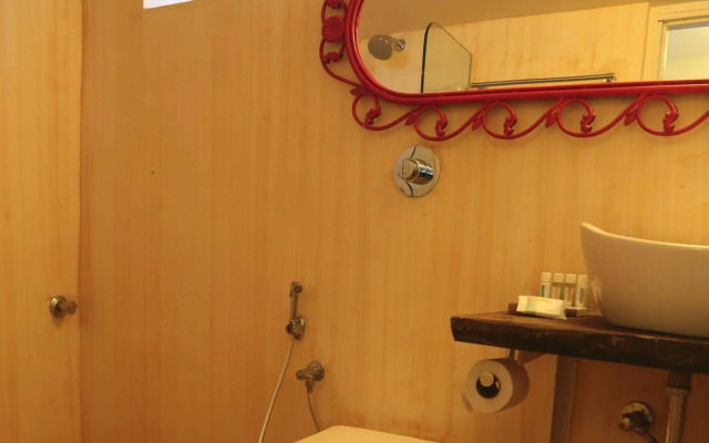 Shantie Shakthi Vagator Resort with Swimming Pool
