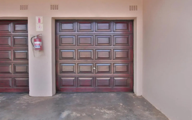 Uvongo Lucian Blue Flag Beach Apartment