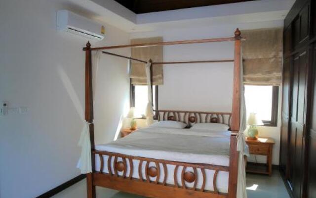 Naiharn Beach Villa