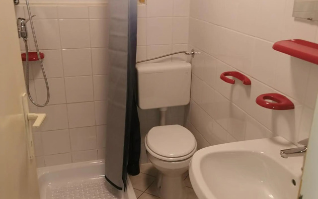 Počitniška HIŠKA POLOVNIK