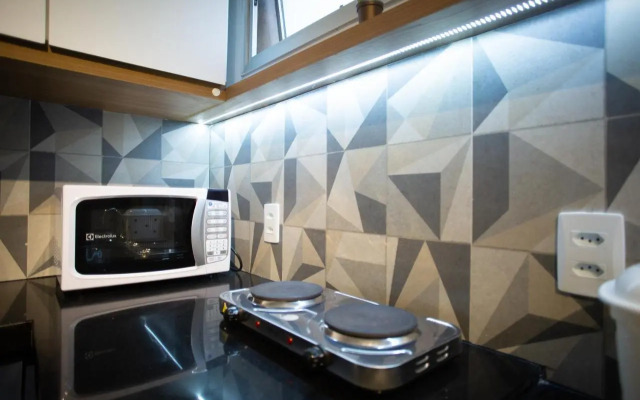 FLAT Beverly Hills 401B