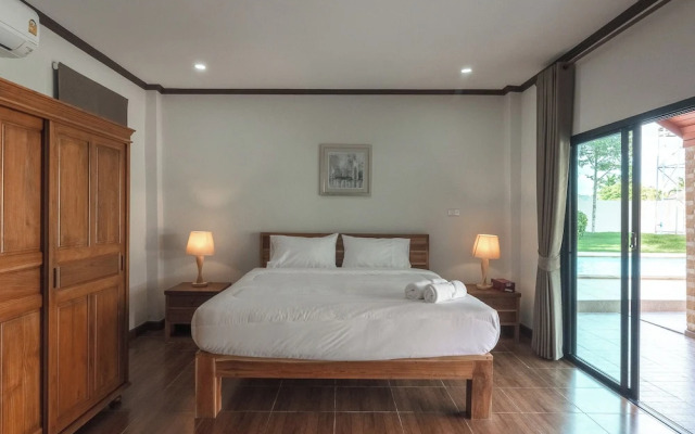 Spacious 4BR Pool Villa in Chalong V155