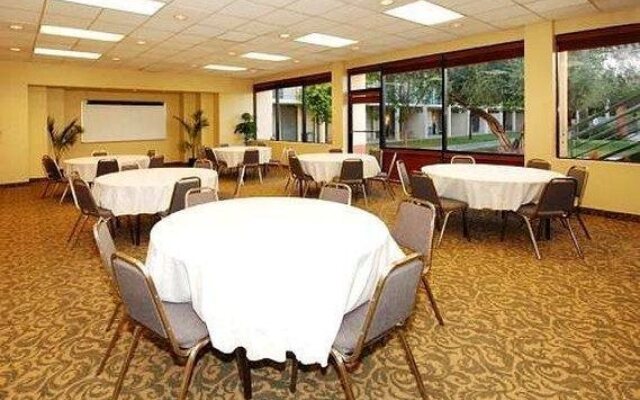Quality Inn & Suites Downtown Phoenix