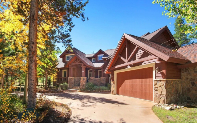 Marksberry Lodge 4 Bedrooms 5.5 Bathrooms Home