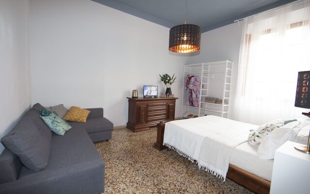 al 28 B&B