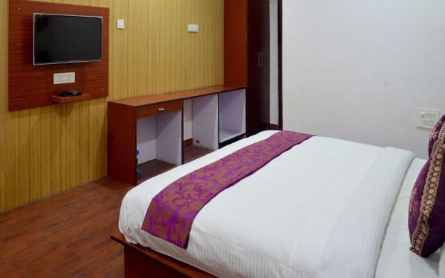 OYO 4308 Hotel Zaarang Inn