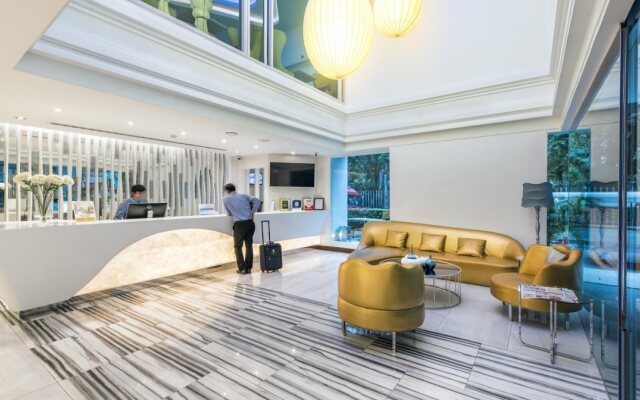Le Tada Parkview Hotel & Residence