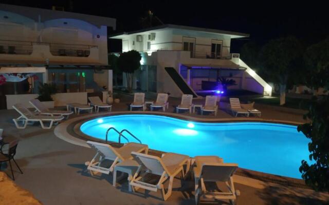 Toulas Studios & Apts No2