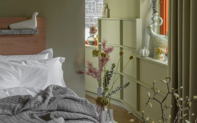 Locke At Broken Wharf