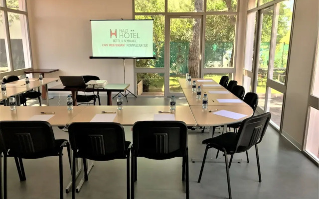 Halt Hotel