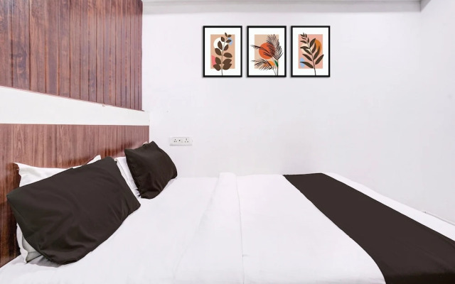 Comfy Stays at Lokhandwala Andheri West