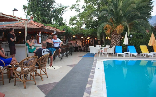 Yakamoz Hotel