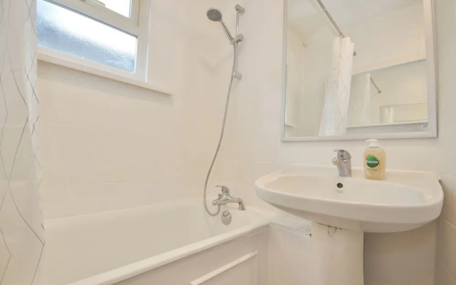 Beautiful Garden Flat near Chelsea