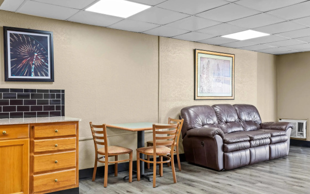 Rodeway Inn Stone Mountain