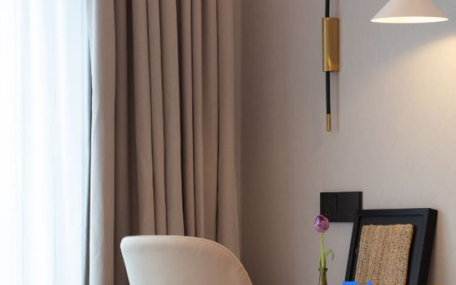 JinYue YiSheng Hotel