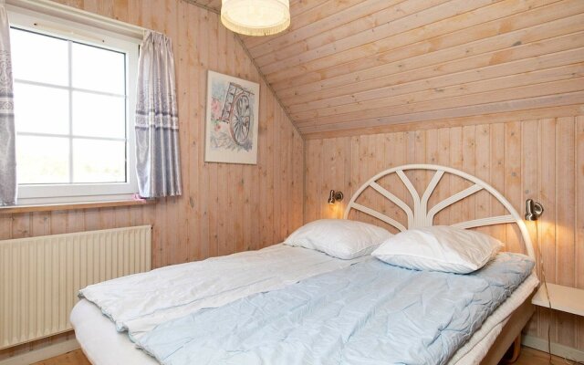 Pastoral Holiday Home Injutland With Sauna
