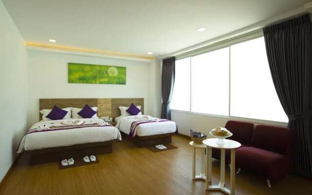 Hotel Platinum Square