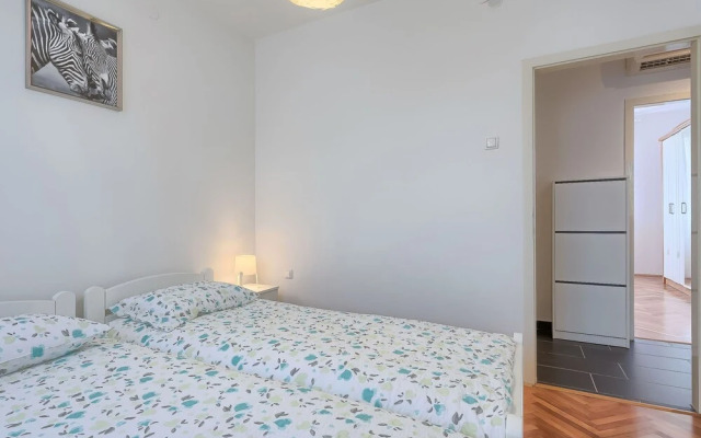 Rovere Pula in Pula With 2 Bedrooms and 1 5 Bathrooms