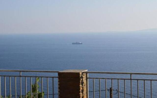 Sea View Stone Residence