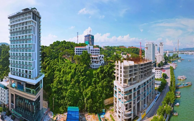 Wyndham Garden Legend Halong