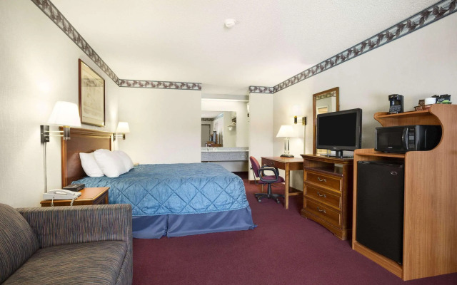 Ramada by Wyndham Batesville