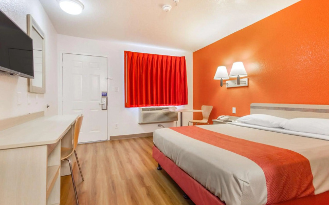 Motel 6 Phoenix, AZ - West