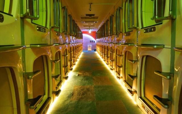 Capsule Hotel 310