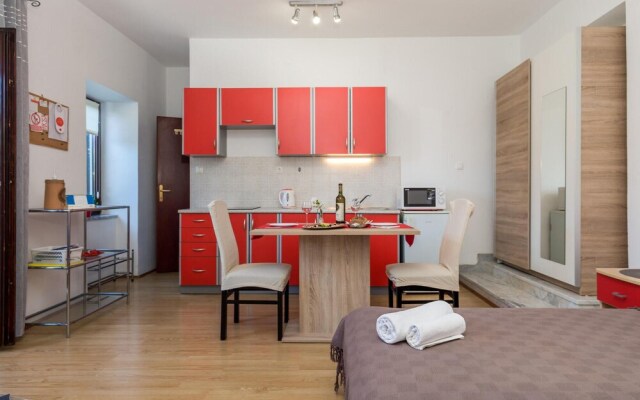 Stunning Apartment in Pobri With Wifi