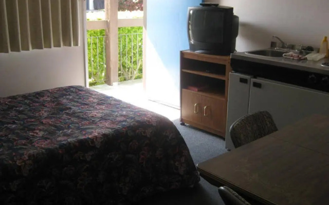 Departure Bay Motel