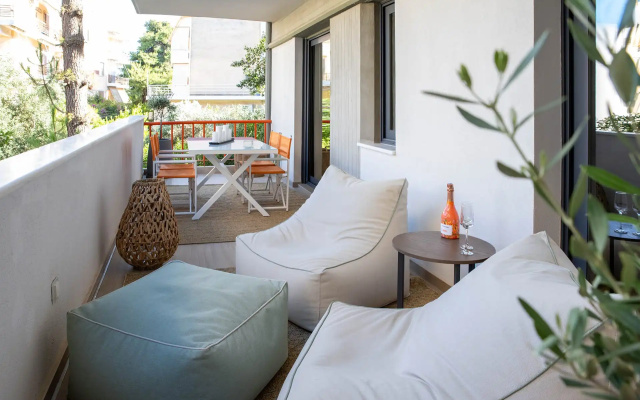 Varkiza Gallery Suite