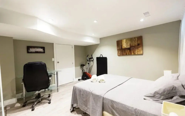 Victoria Village, Modern Two Bedroom With Parking