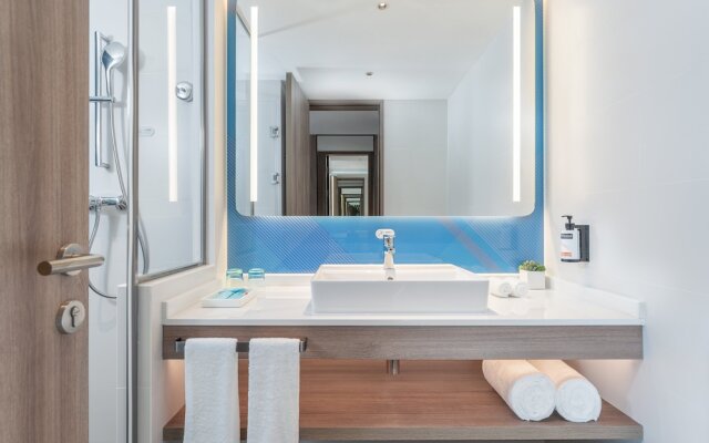 Holiday Inn Express Guangzhou Panyu Dashi by IHG