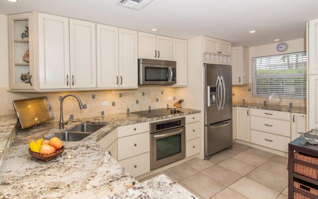 The Colonial Club, Oceanfront Condos