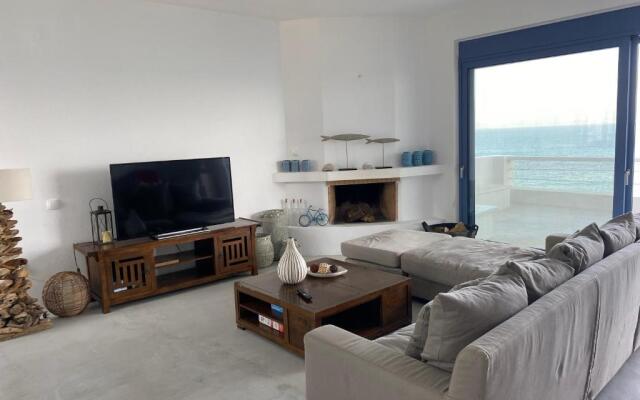 NV pool villa Aegina 1