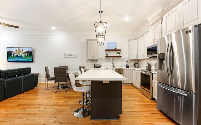 Chic Urban Retreat with Pool Steps to Bourbon St