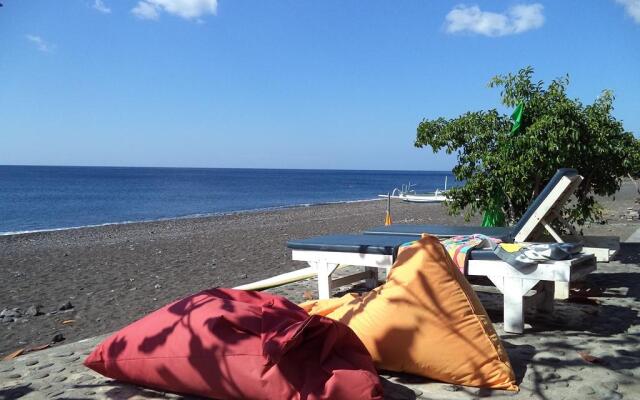 Solaluna Beach Homestay