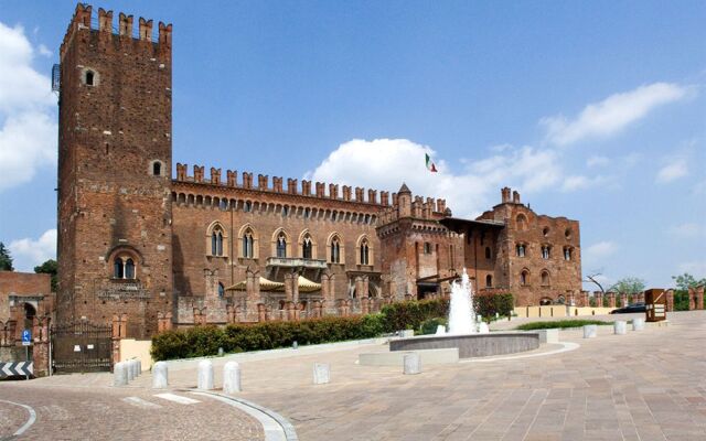 Castello Di Carimate Hotel & Spa