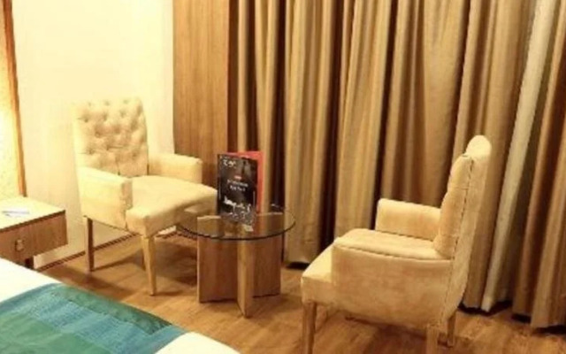 All Fresco Hotel