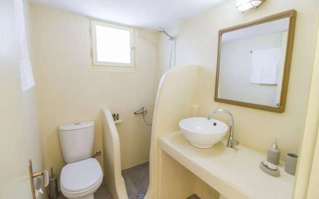 Faros Apartments
