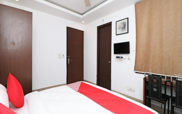 OYO 12780 New Hotel Rajwada