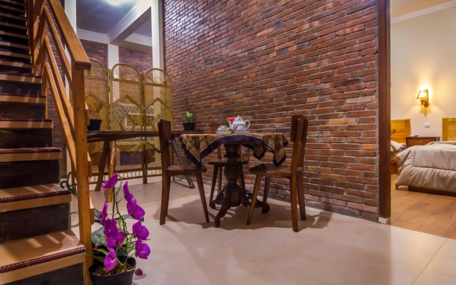 Maher House Borobudur