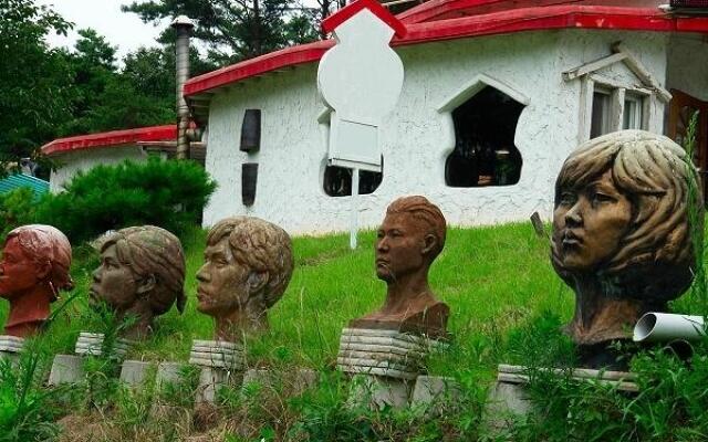 Buan Byeonsanbando Ppalgangjiboong Pension