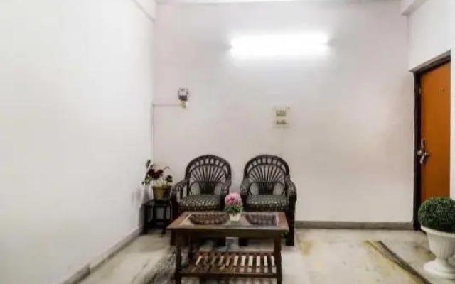 OYO HOME 70100 The Wood Inn