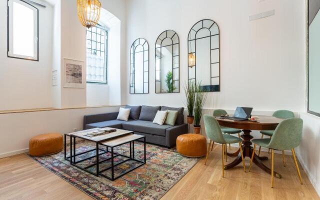 Bairro Alto Bronze of Art Apartments